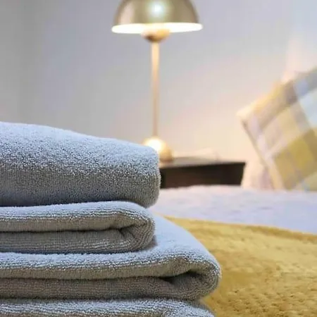 Appartement Peaceful 2 Bed House Free Wifi And Parking à Leeds  Extérieur photo