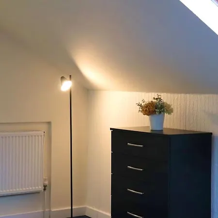 Appartement Peaceful 2 Bed House Free Wifi And Parking à Leeds  Extérieur photo