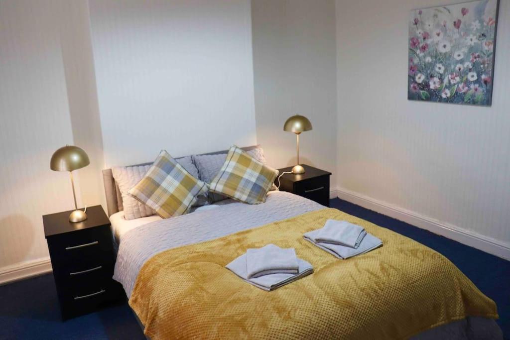 Peaceful 2 Bed House Free Wifi And Parking * Leeds (West Yorkshire)